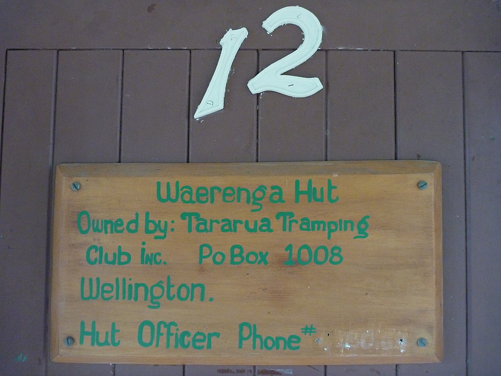 click on the photo to download the original image

2010-01-02 15.35.28 P1000585 Simon