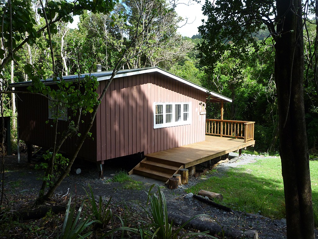 click on the photo to download the original image

2010-01-04 09.56.28 P1000593 Simon