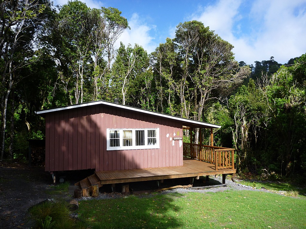 click on the photo to download the original image

2010-01-04 09.57.11 P1000595 Simon