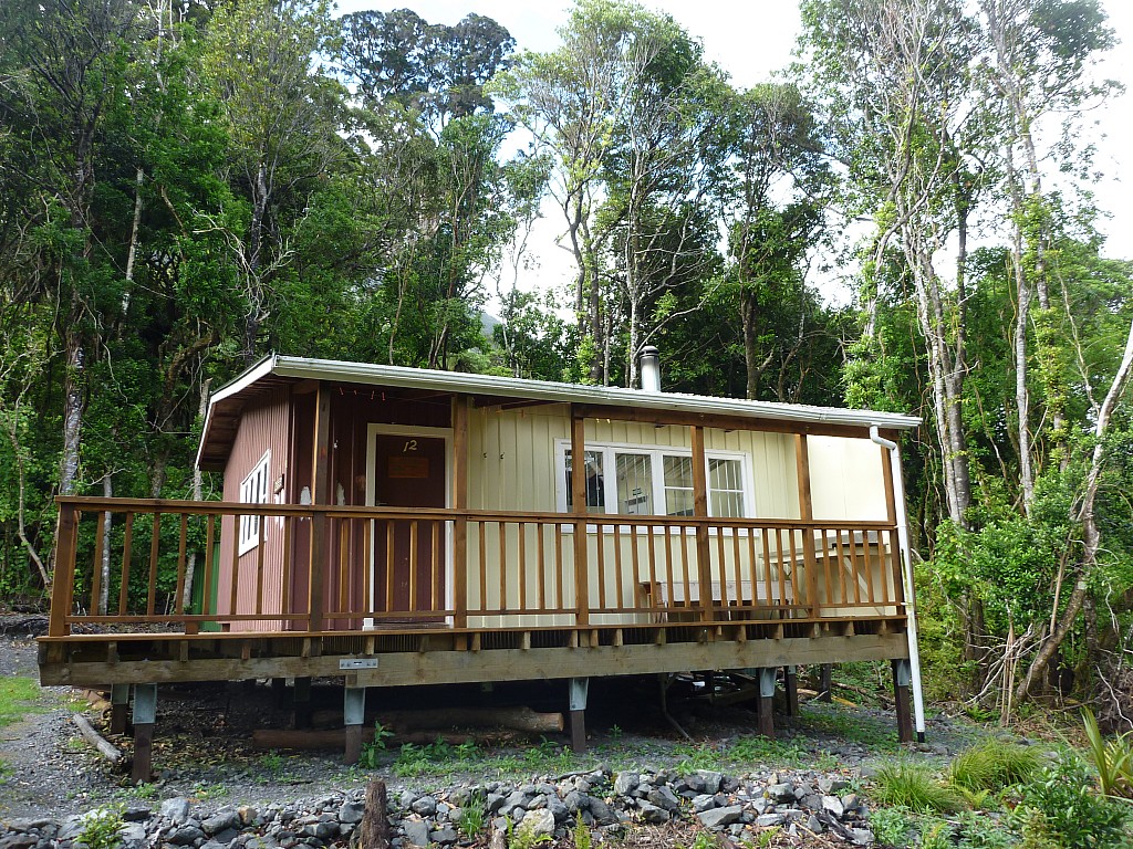 click on the photo to download the original image

2010-01-04 09.59.45 P1000598 Simon