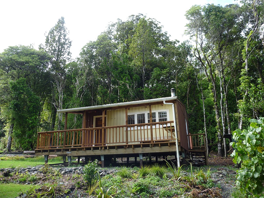 click on the photo to download the original image

2010-01-04 10.00.49 P1000600 Simon