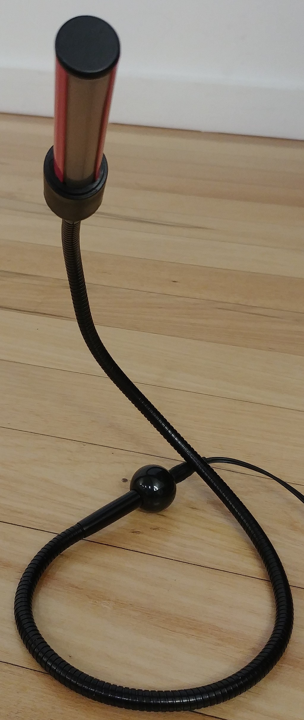 click on the photo to download the original image

PresentersLight