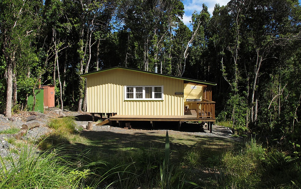 click on the photo to download the original image

WaerengaHut