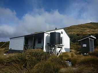 Jumbo Hut  