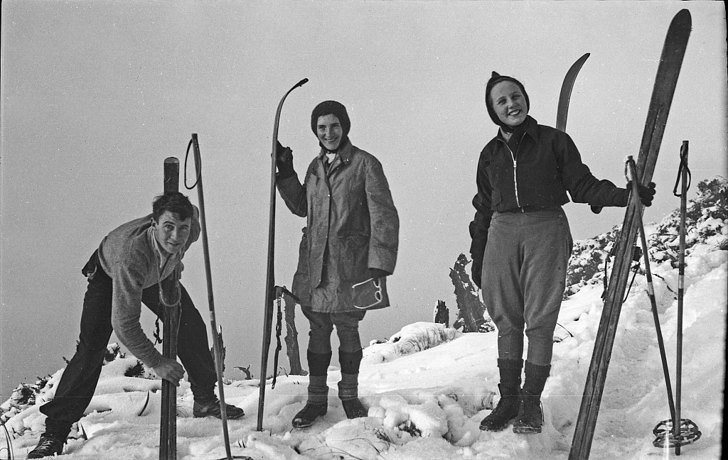 click on the photo to download the original image

AlexMarks9