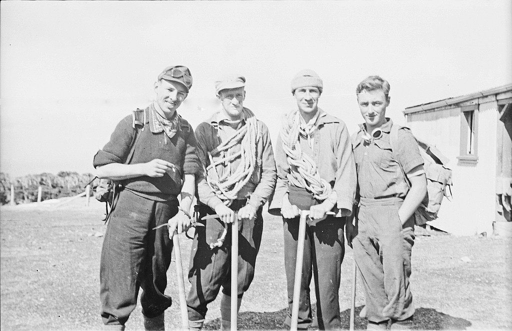 click on the photo to download the original image

AlexMarks2