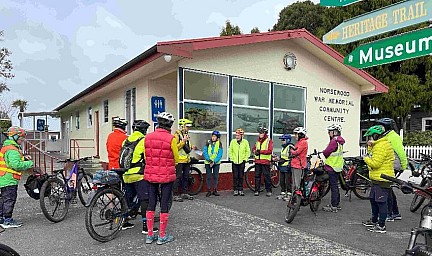 Hawkes B 1
Original size:&nbsp;850 x 504; 206 kB
Filename:&nbsp;'HawkesB1'