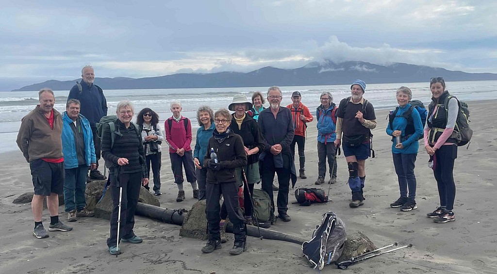 click on the photo to download the original image

Kapiti6