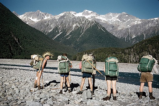 click on the photo and click again on the photo to download the original image

19qq Foden Waimakariri River