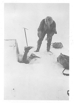 click on the photo and click again on the photo to download the original image

19qq Hector Hut,, Arch Smith photobook 001