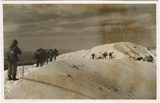 click on the photo and click again on the photo to download the original image

19qq ttc081