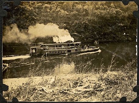 click on the photo and click again on the photo to download the original image

19qq ttc484 Whanganui river boat